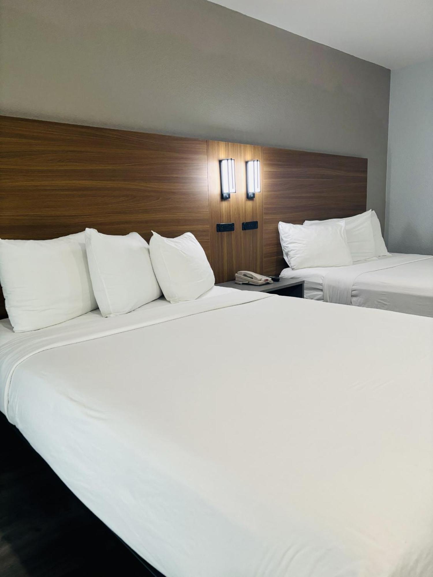 Hotel 6-santa Ana, Ca