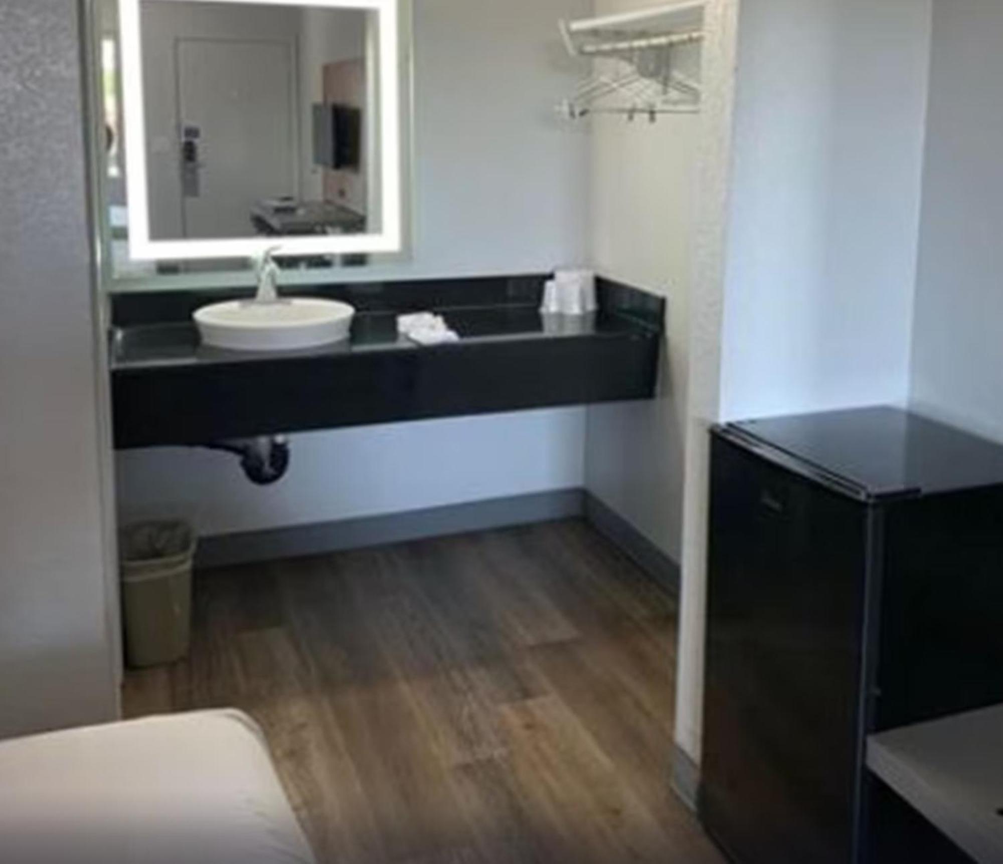 Hotel 6-santa Ana, Ca 2*