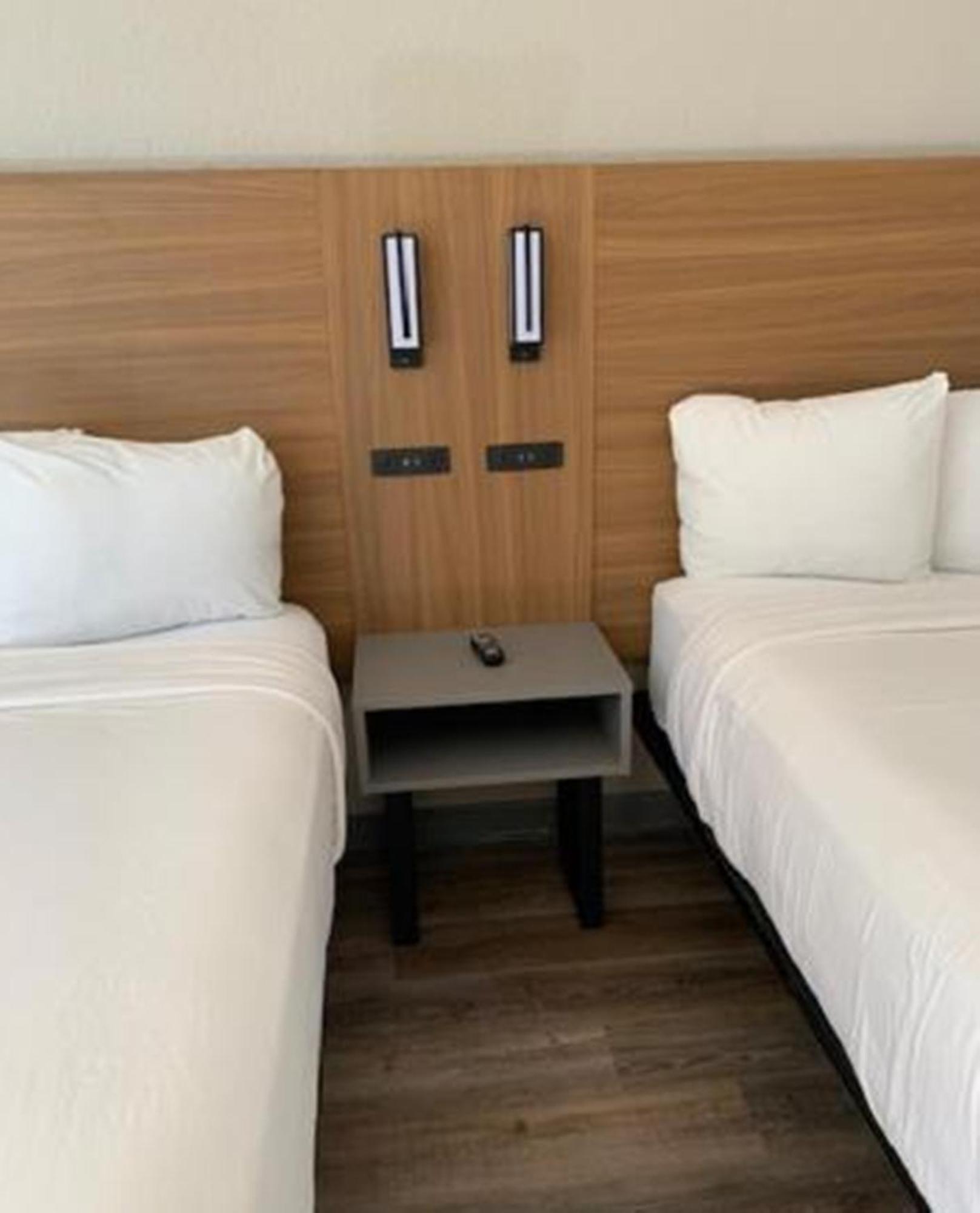 Hotel 6-santa Ana, Ca