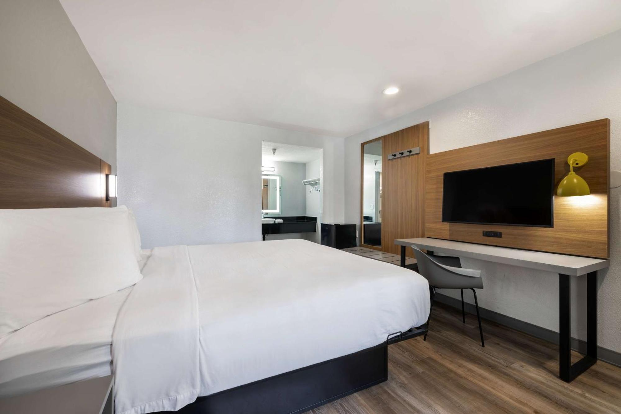 6-santa Ana, Ca 2*